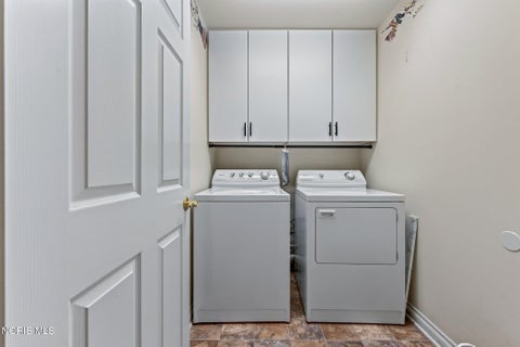 Tiny photo for 4828 Port Drive, Maumee, OH 43537 (MLS # 10012304)