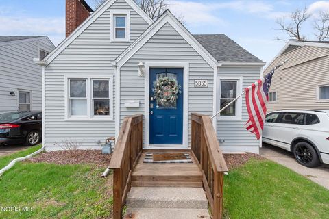 Tiny photo for 5855 Gany Mede Drive, Toledo, OH 43623 (MLS # 10006054)
