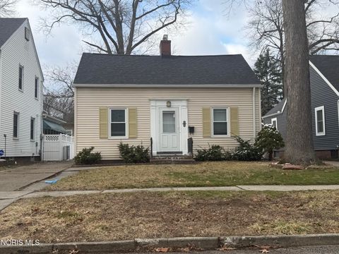 Photo of 2548 Georgetown Avenue, Toledo, OH 43613 (MLS # 10004399)