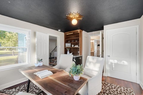 Tiny photo for 1401 River Road, Maumee, OH 43537 (MLS # 10013984)