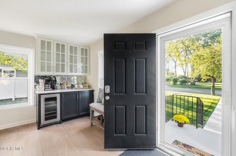 Tiny photo for 1401 River Road, Maumee, OH 43537 (MLS # 10013984)