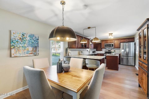 Tiny photo for 1401 River Road, Maumee, OH 43537 (MLS # 10013984)