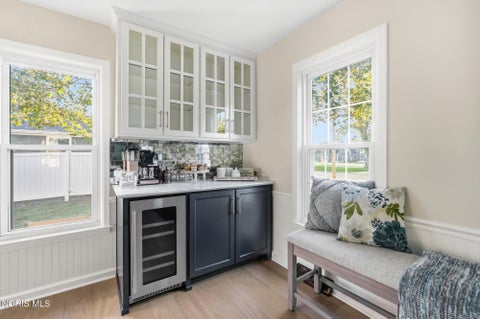 Tiny photo for 1401 River Road, Maumee, OH 43537 (MLS # 10013984)