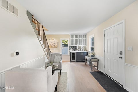 Tiny photo for 1401 River Road, Maumee, OH 43537 (MLS # 10013984)