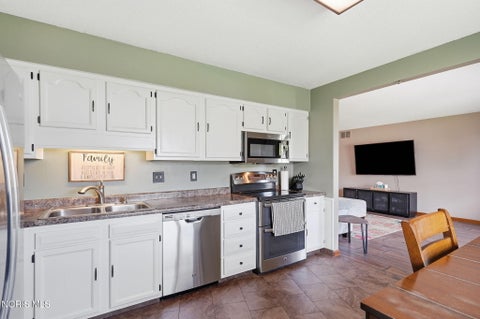 Tiny photo for 228 Capital Lane, Findlay, OH 45840 (MLS # 10013059)