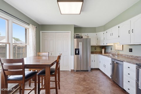 Tiny photo for 228 Capital Lane, Findlay, OH 45840 (MLS # 10013059)