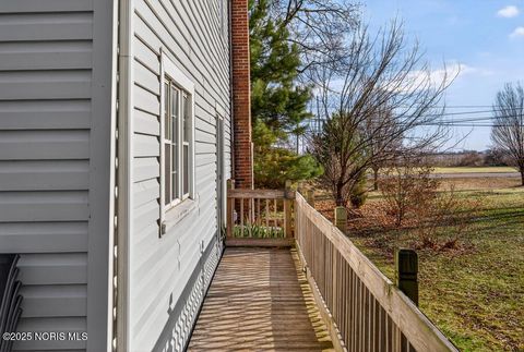 Tiny photo for 180 S Stadium Road, Oregon, OH 43616 (MLS # 10002357)