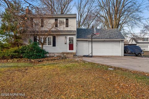 Photo of 180 S Stadium Road, Oregon, OH 43616 (MLS # 10002357)