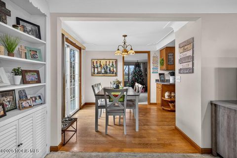 Tiny photo for 180 S Stadium Road, Oregon, OH 43616 (MLS # 10002357)