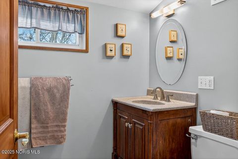 Tiny photo for 180 S Stadium Road, Oregon, OH 43616 (MLS # 10002357)