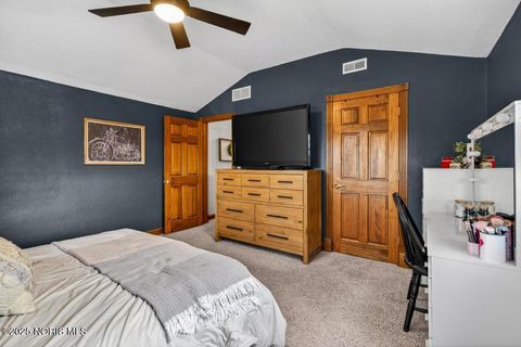 Tiny photo for 180 S Stadium Road, Oregon, OH 43616 (MLS # 10002357)