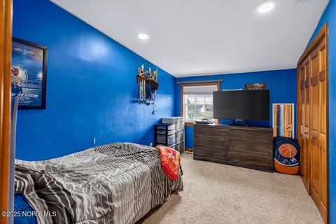 Tiny photo for 180 S Stadium Road, Oregon, OH 43616 (MLS # 10002357)