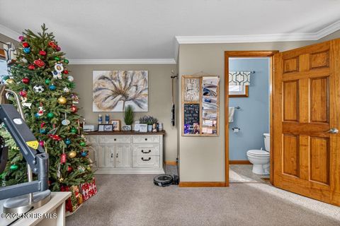 Tiny photo for 180 S Stadium Road, Oregon, OH 43616 (MLS # 10002357)