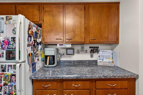 Tiny photo for 180 S Stadium Road, Oregon, OH 43616 (MLS # 10002357)