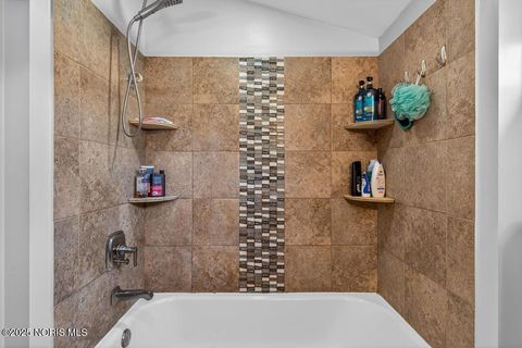 Tiny photo for 180 S Stadium Road, Oregon, OH 43616 (MLS # 10002357)