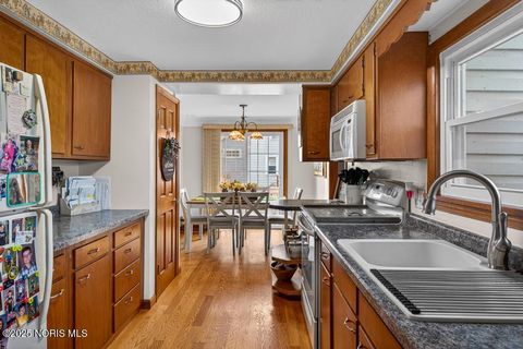 Tiny photo for 180 S Stadium Road, Oregon, OH 43616 (MLS # 10002357)