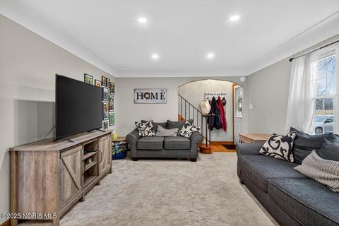 Tiny photo for 180 S Stadium Road, Oregon, OH 43616 (MLS # 10002357)