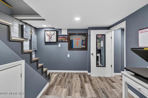 Tiny photo for 180 S Stadium Road, Oregon, OH 43616 (MLS # 10002357)