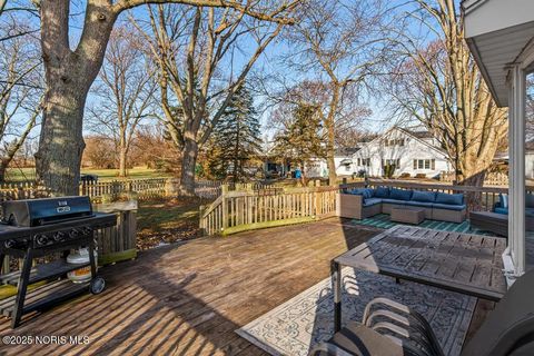 Tiny photo for 180 S Stadium Road, Oregon, OH 43616 (MLS # 10002357)