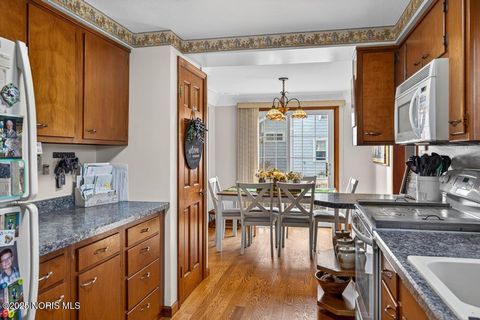 Tiny photo for 180 S Stadium Road, Oregon, OH 43616 (MLS # 10002357)