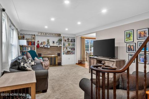 Tiny photo for 180 S Stadium Road, Oregon, OH 43616 (MLS # 10002357)