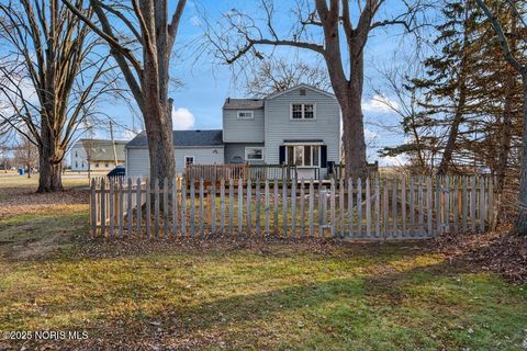 Tiny photo for 180 S Stadium Road, Oregon, OH 43616 (MLS # 10002357)