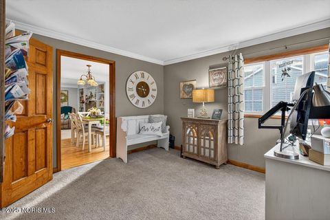 Tiny photo for 180 S Stadium Road, Oregon, OH 43616 (MLS # 10002357)