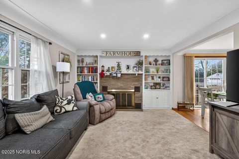 Tiny photo for 180 S Stadium Road, Oregon, OH 43616 (MLS # 10002357)