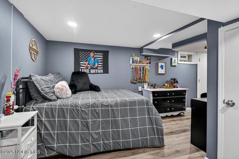 Tiny photo for 180 S Stadium Road, Oregon, OH 43616 (MLS # 10002357)