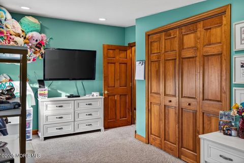 Tiny photo for 180 S Stadium Road, Oregon, OH 43616 (MLS # 10002357)