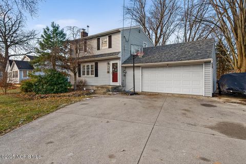 Tiny photo for 180 S Stadium Road, Oregon, OH 43616 (MLS # 10002357)