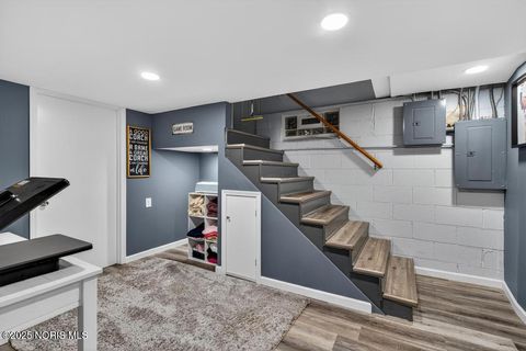 Tiny photo for 180 S Stadium Road, Oregon, OH 43616 (MLS # 10002357)