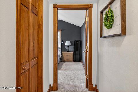 Tiny photo for 180 S Stadium Road, Oregon, OH 43616 (MLS # 10002357)