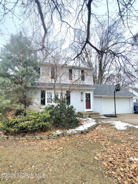 Photo of 180 S Stadium Road, Oregon, OH 43616 (MLS # 10002357)