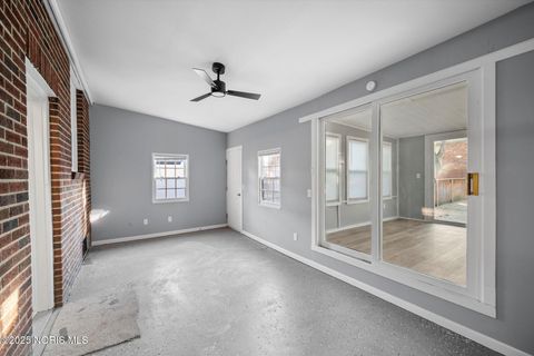 Tiny photo for 1023 Hawk Street, Toledo, OH 43612 (MLS # 10002461)