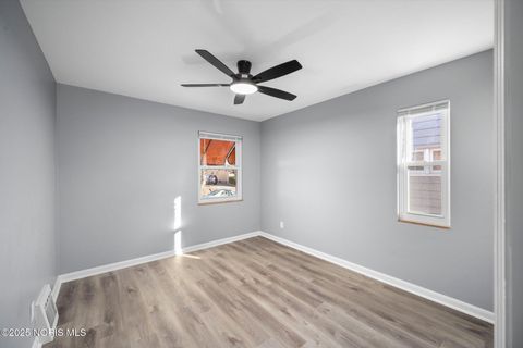 Tiny photo for 1023 Hawk Street, Toledo, OH 43612 (MLS # 10002461)