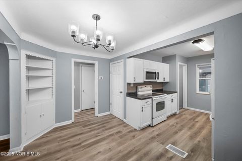 Tiny photo for 1023 Hawk Street, Toledo, OH 43612 (MLS # 10002461)