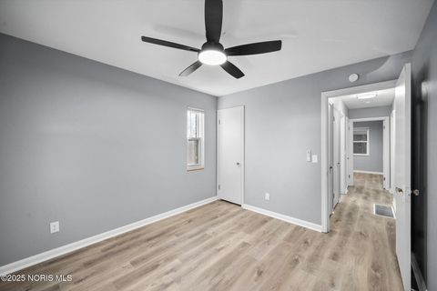 Tiny photo for 1023 Hawk Street, Toledo, OH 43612 (MLS # 10002461)