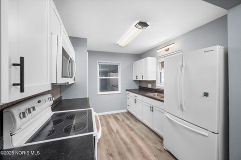 Tiny photo for 1023 Hawk Street, Toledo, OH 43612 (MLS # 10002461)