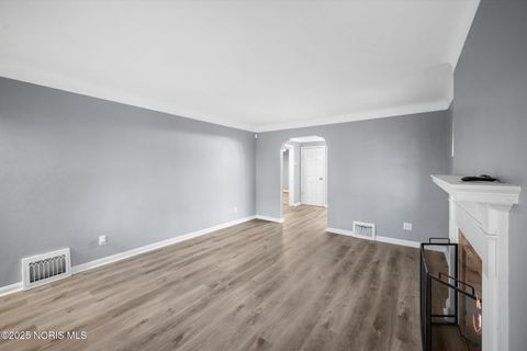 Tiny photo for 1023 Hawk Street, Toledo, OH 43612 (MLS # 10002461)