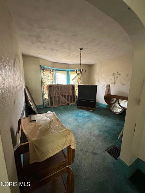 Tiny photo for 2478 Franklin Avenue, Toledo, OH 43620 (MLS # 10008670)