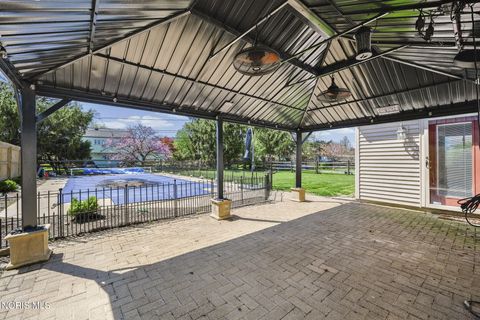 Tiny photo for 540 Thackeray Road, Maumee, OH 43537 (MLS # 10006834)