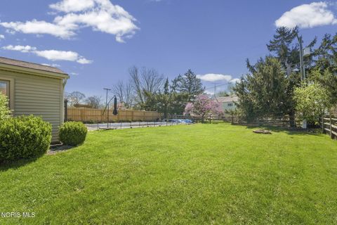 Tiny photo for 540 Thackeray Road, Maumee, OH 43537 (MLS # 10006834)