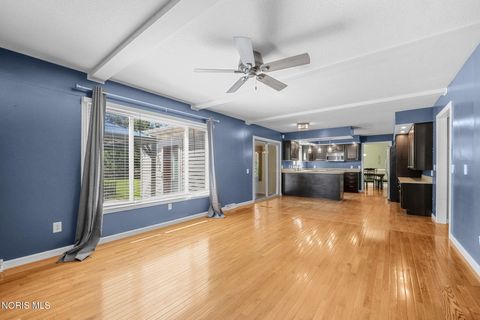 Tiny photo for 540 Thackeray Road, Maumee, OH 43537 (MLS # 10006834)