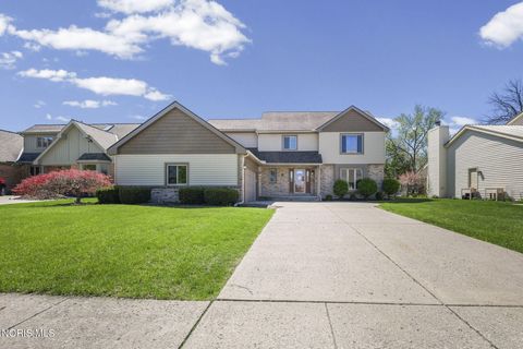 Photo of 540 Thackeray Road, Maumee, OH 43537 (MLS # 10006834)