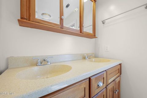 Tiny photo for 540 Thackeray Road, Maumee, OH 43537 (MLS # 10006834)