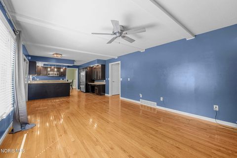 Tiny photo for 540 Thackeray Road, Maumee, OH 43537 (MLS # 10006834)