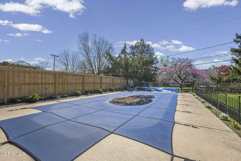 Tiny photo for 540 Thackeray Road, Maumee, OH 43537 (MLS # 10006834)