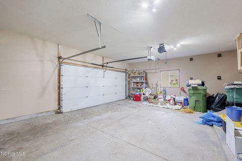 Tiny photo for 540 Thackeray Road, Maumee, OH 43537 (MLS # 10006834)