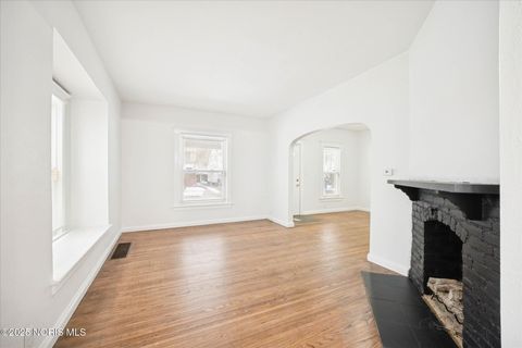 Tiny photo for 4128 Burnham Avenue, Toledo, OH 43612 (MLS # 10002160)